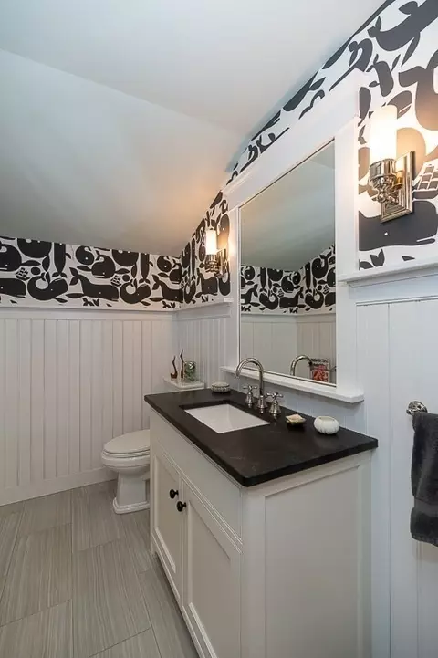 Bath - 3 Grapevine Rd, Gloucester, MA 01930 photo 1 of 3