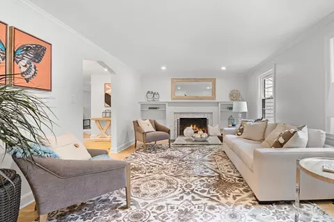 Living - 6 George Aggott Rd, Needham, MA 02492 photo 2 of 4