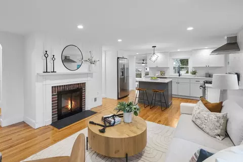 26 Heather St, Beverly, MA 01915
