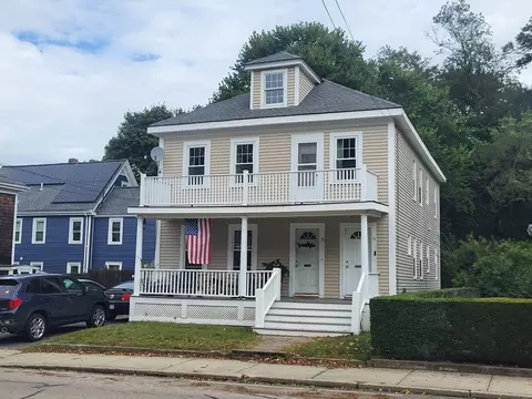 77-79 Oak St, Plymouth, MA 02360
