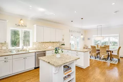 8 Blue Castle Dr, Mashpee, MA 02649 photo 10