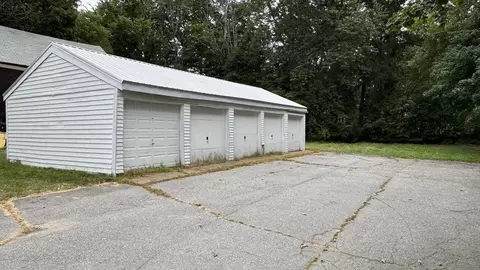 153 Everett St, Southbridge, MA 01550 photo 3