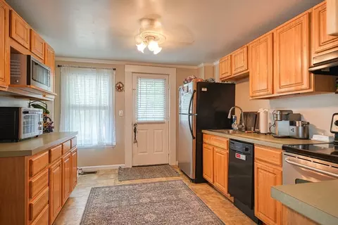 Kitchen - 11-13 Douglas Ave, Maynard, MA 01754 photo 2 of 4