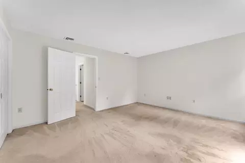 70 Castlegate Dr #70, Springfield, MA 01129 photo 20
