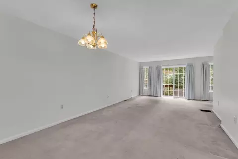 70 Castlegate Dr #70, Springfield, MA 01129 photo 7