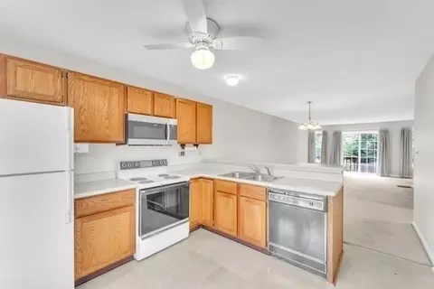 70 Castlegate Dr #70, Springfield, MA 01129 photo 9
