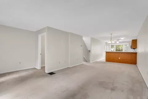 70 Castlegate Dr #70, Springfield, MA 01129 photo 12