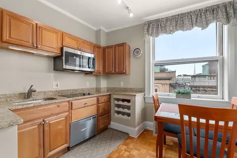 21 Beacon St #10E, Boston, MA 02108