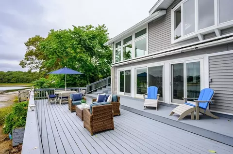 Exterior - 26 Grandview Ave, Wareham, MA 02558 photo 2 of 2