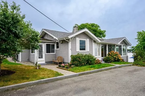 Exterior - 26 Grandview Ave, Wareham, MA 02558 photo 1 of 2