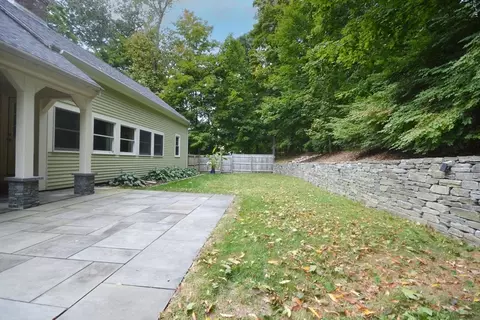 22 Baxter St, Worcester, MA 01602 photo 31