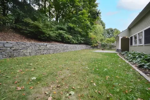 22 Baxter St, Worcester, MA 01602 photo 35