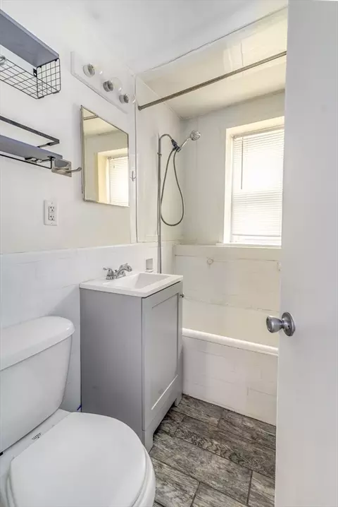 Bath - 8 Walnut St #21, Everett, MA 02149 photo 1 of 1