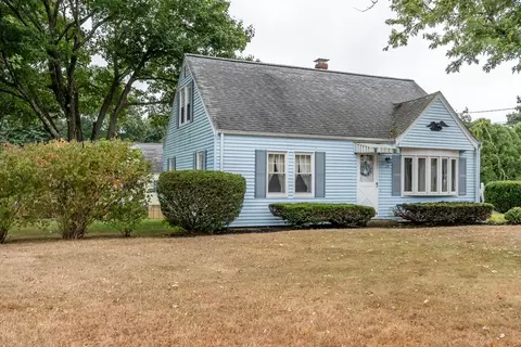 23 Lancaster Ln, Norwood, MA 02062