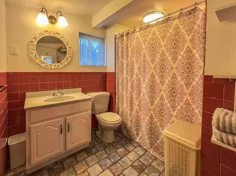 Bath - 16 Planters Ln, Hingham, MA 02043 photo 1 of 2