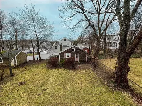 Exterior - 16 Planters Ln, Hingham, MA 02043 photo 4 of 7