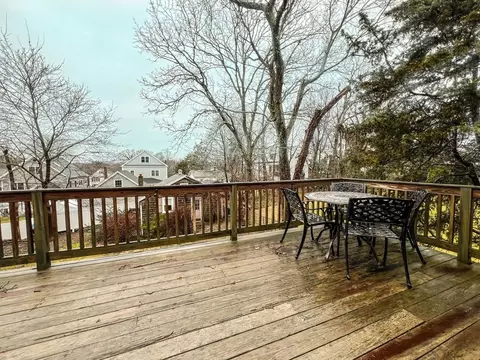 Exterior - 16 Planters Ln, Hingham, MA 02043 photo 6 of 7
