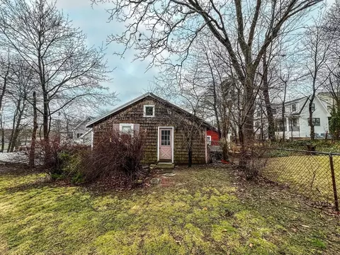 Exterior - 16 Planters Ln, Hingham, MA 02043 photo 3 of 7