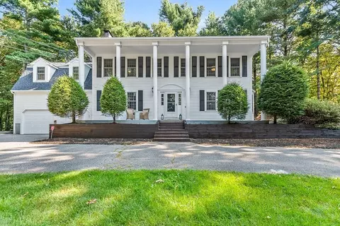 18 Hayden Dr, Foxboro, MA 02035