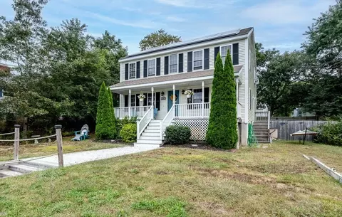 25 Shangri-la Blvd, Wareham, MA 02538