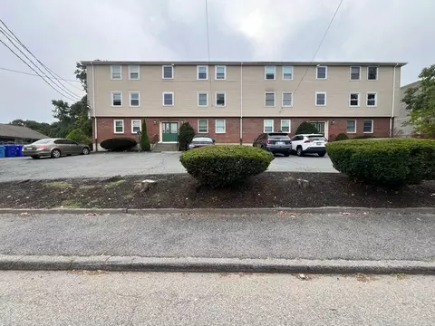 25 Rockland St #8, Boston, MA 02132