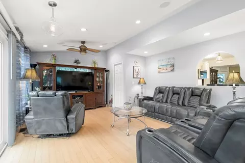 6 South St, Maynard, MA 01754 photo 3