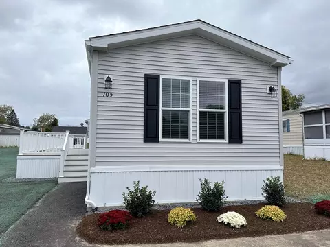 105 Peter St, Raynham, MA 02767 photo 2