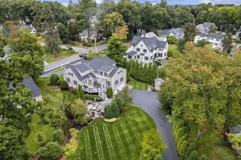 65 Walnut Ave, Andover, MA 01810