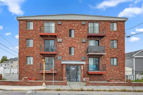 1235 N Shore Rd #2C, Revere, MA 02151