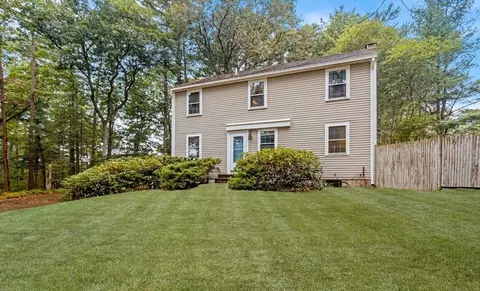 70 Oak St, Duxbury, MA 02332