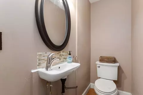 Bath - 6 Bates Park Ave, Beverly, MA 01915 photo 1 of 3