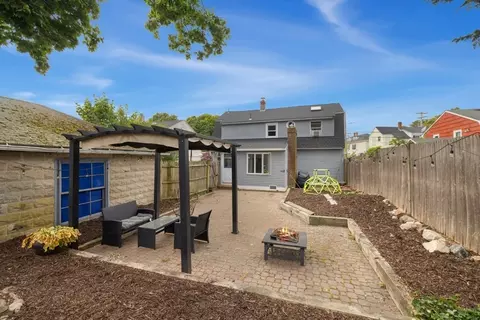 Exterior - 6 Bates Park Ave, Beverly, MA 01915 photo 3 of 7