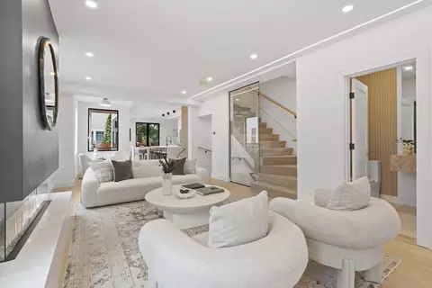 27 Jay St, Cambridge, MA 02139