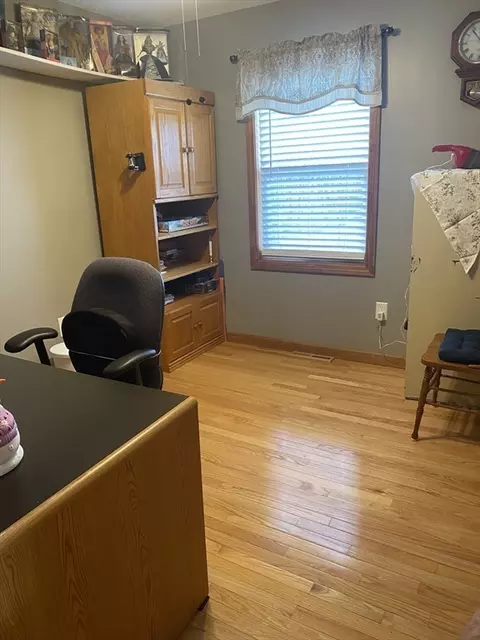 699 Valentine St, Fall River, MA 02720 photo 24