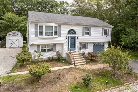 699 Valentine St, Fall River, MA 02720