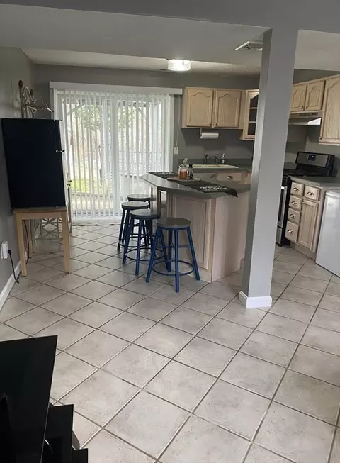 699 Valentine St, Fall River, MA 02720 photo 33