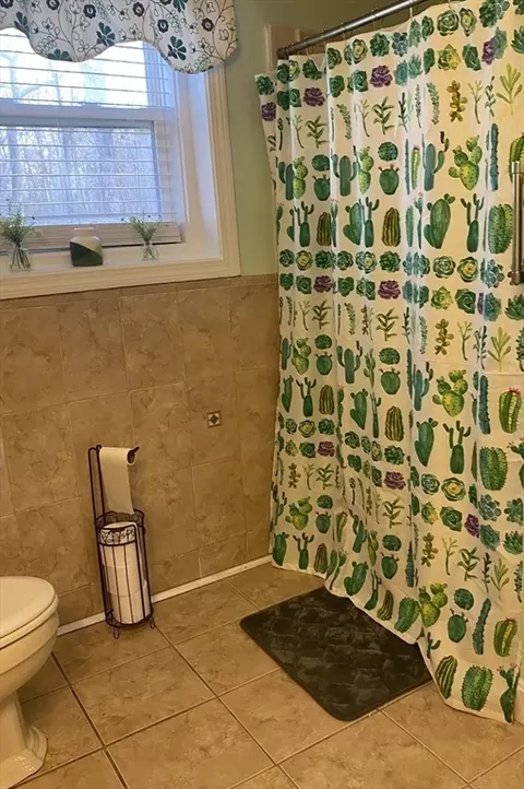 699 Valentine St, Fall River, MA 02720 photo 29