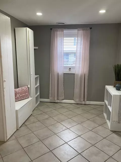 699 Valentine St, Fall River, MA 02720 photo 27