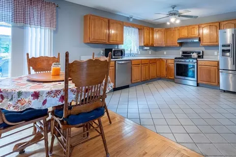 699 Valentine St, Fall River, MA 02720 photo 14