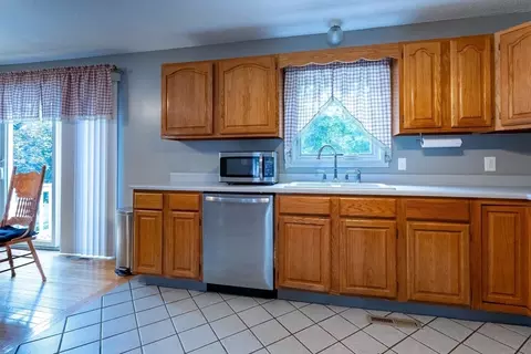 699 Valentine St, Fall River, MA 02720 photo 13