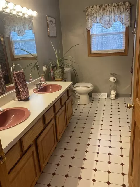 699 Valentine St, Fall River, MA 02720 photo 22
