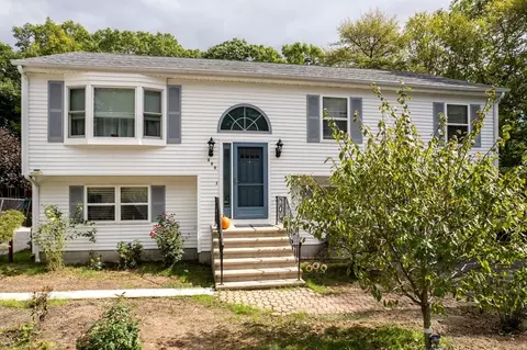 699 Valentine St, Fall River, MA 02720 photo 2