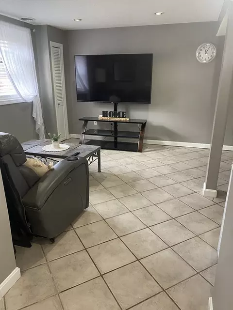 699 Valentine St, Fall River, MA 02720 photo 31