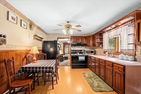22 Hough Rd, Sutton, MA 01590 photo 3