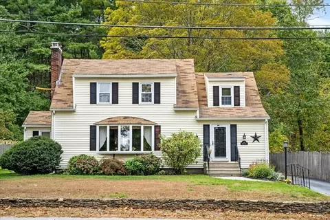 22 Hough Rd, Sutton, MA 01590