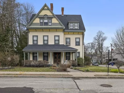 49 Grove St #8, Auburndale, MA 02466