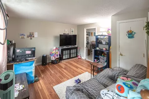 69 Arnold Ave #69, Lowell, MA 01852