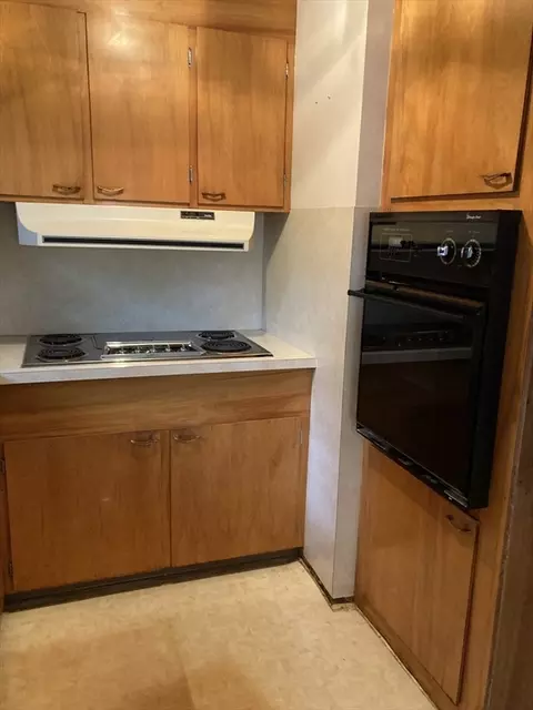 69 Ludlow Rd, Chicopee, MA 01020 photo 5
