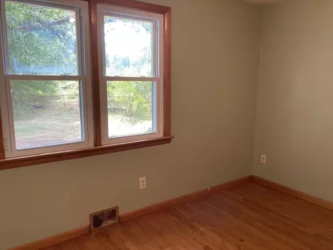 69 Ludlow Rd, Chicopee, MA 01020 photo 9