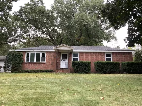 69 Ludlow Rd, Chicopee, MA 01020 photo 2